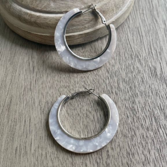 Jewelry - Light Gray and White Marbled Acrylic Earrings!